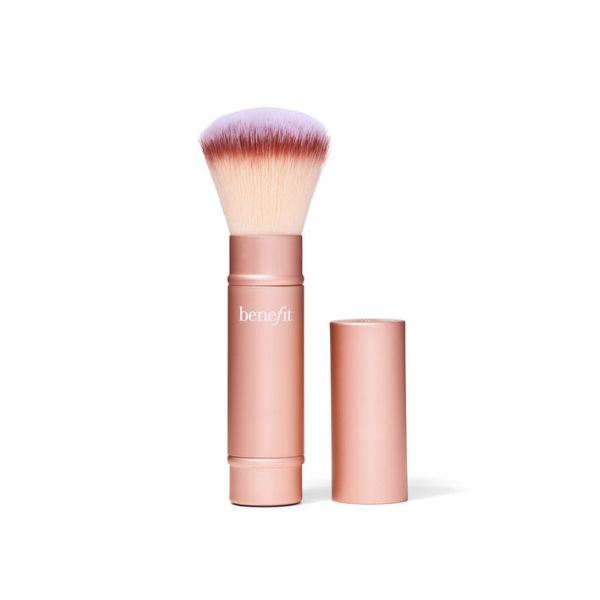 Benefit Cosmetics - Multitasking Cheek Brush 2022