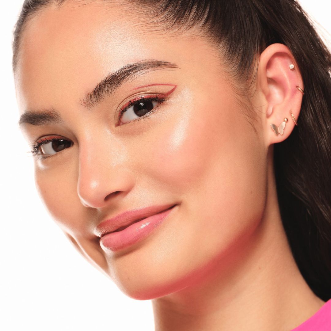  Essence COLOUR it! liquid eyeliner 