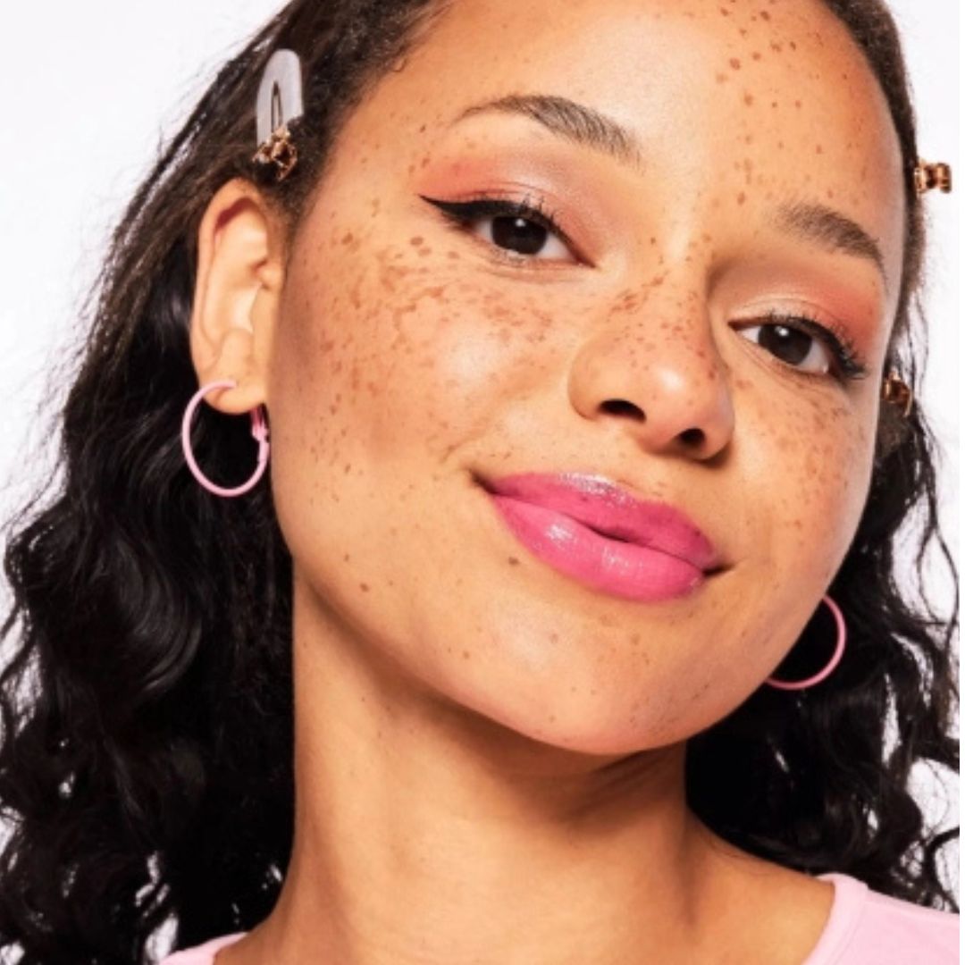 Essence JUICY BOMB Glossy Butter Balm 