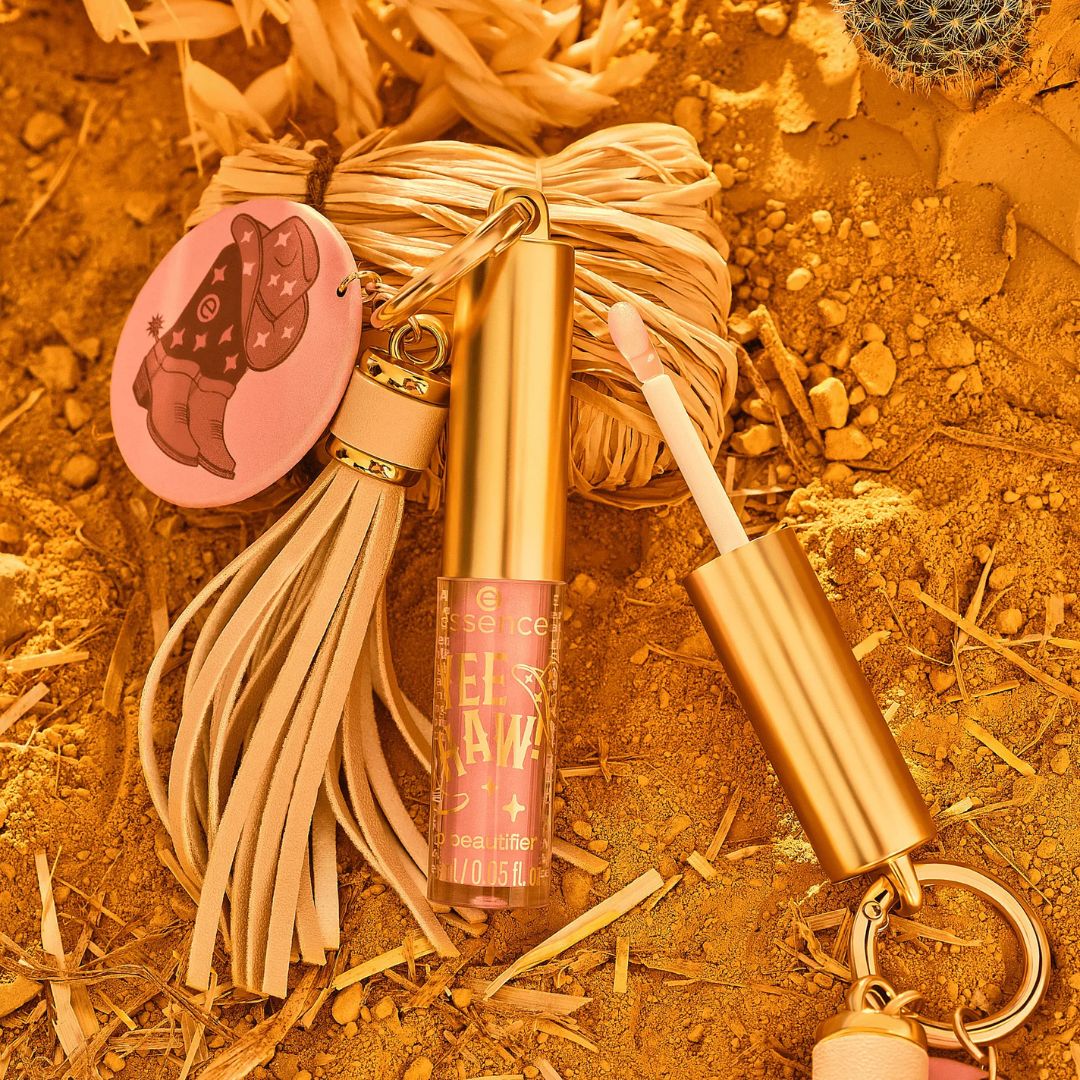 Essence YEE HAW! Lip Beautifier Key Chain 01 Boots, Hat, Go!